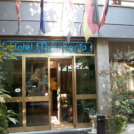 Albergo Margherita 끼안챠노테르메 외부 사진