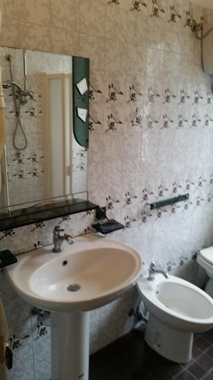 Albergo Margherita 끼안챠노테르메 외부 사진