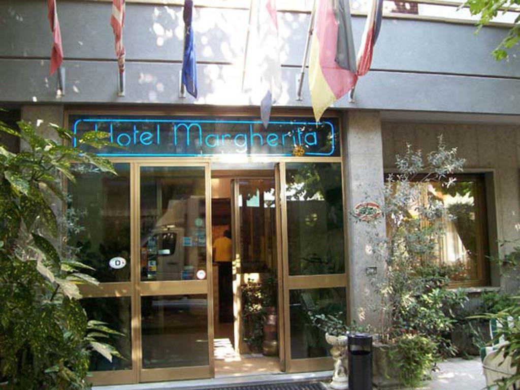 Albergo Margherita 끼안챠노테르메 외부 사진