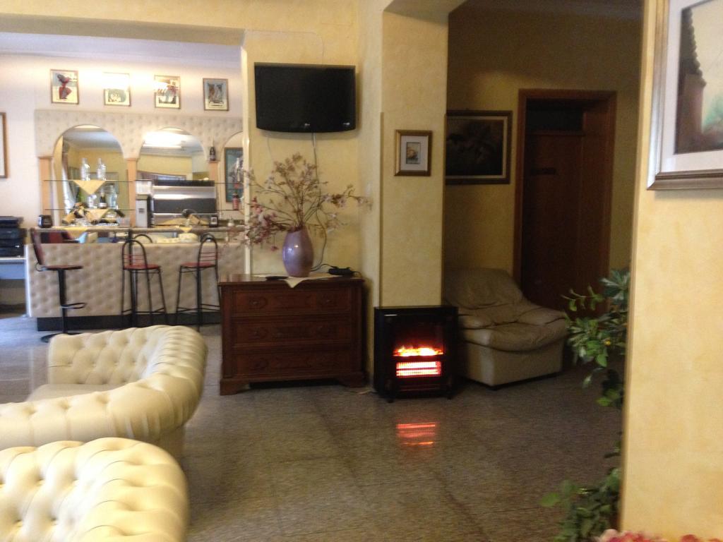 Albergo Margherita 끼안챠노테르메 외부 사진